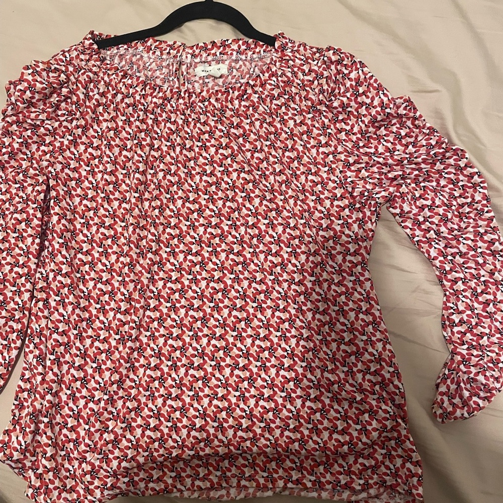 Max studio red shirt size XL